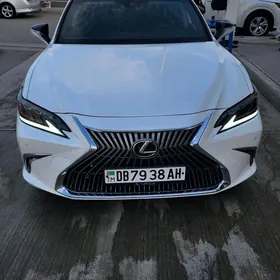 Lexus ES 350 2019