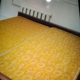 Кровать двуспальная