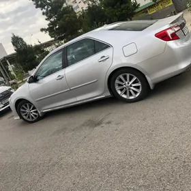 Toyota Camry 2014
