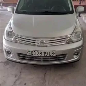 Nissan Versa 2012