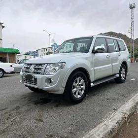 Mitsubishi Pajero 2013