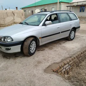 Toyota Avensis 1999