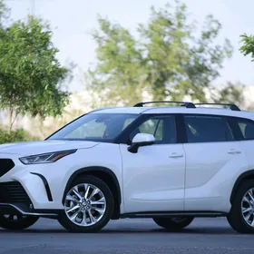 Toyota Highlander 2021