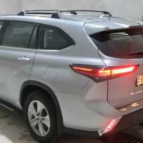 Toyota Highlander 2020