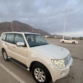 Mitsubishi Pajero 2010