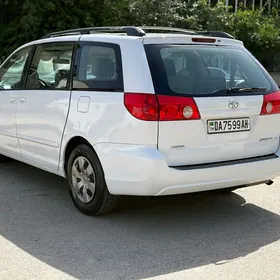 Toyota Sienna 2008