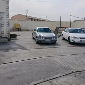 Mercedes-Benz E320 1999