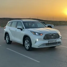 Toyota Highlander 2021