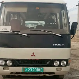 Mitsubishi Rosa 2004