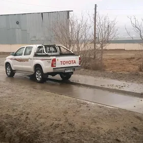 Toyota Hilux 2014