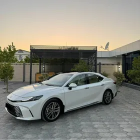 Toyota Camry 2024