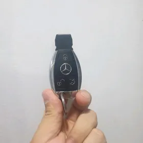 Mercedes benz acary