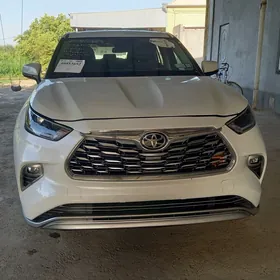 Toyota Highlander 2021