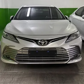 Toyota Camry 2020