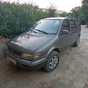 Mitsubishi Chariot 1993