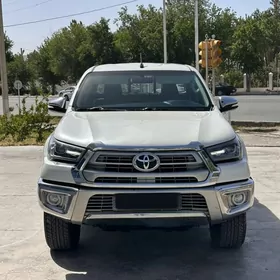 Toyota Hilux 2016