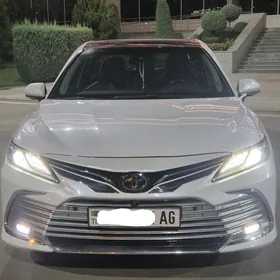 Toyota Camry 2018