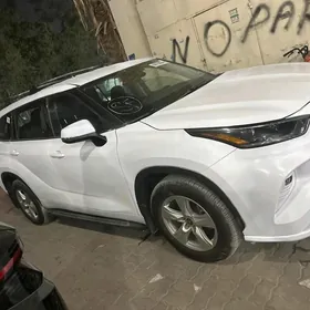 Toyota Highlander 2021