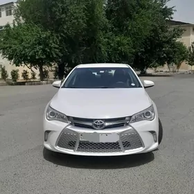 Toyota Camry 2017