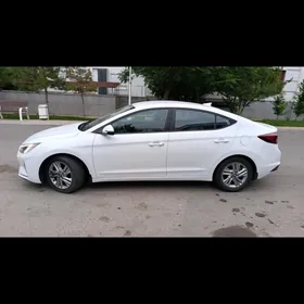 Hyundai Elantra 2020