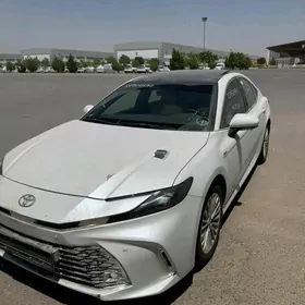 Toyota Camry 2025
