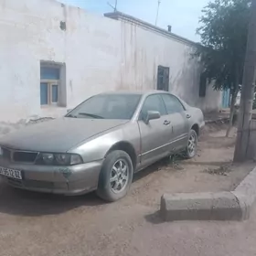 Mitsubishi Diamante 1995