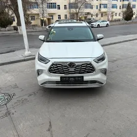 Toyota Highlander 2021