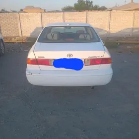 Toyota Camry 2001
