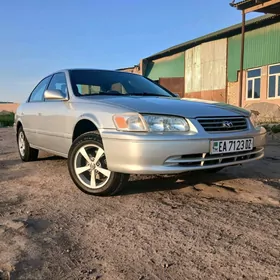 Toyota Camry 2001