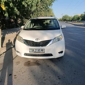 Toyota Sienna 2011