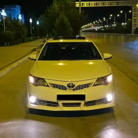 Toyota Camry 2014