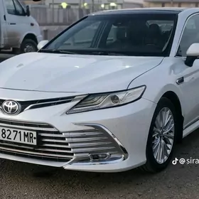 Toyota Camry 2018