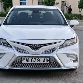 Toyota Camry 2019