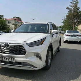 Toyota Highlander 2020