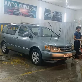 Toyota Sienna 2000