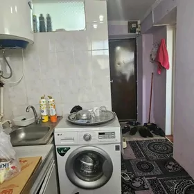 30-мкр Авазаи1-комнат 3-эт