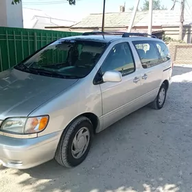 Toyota Sienna 2002