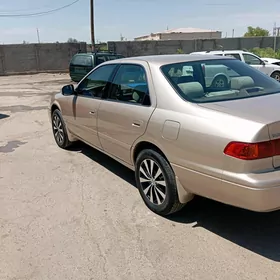 Toyota Camry 2001