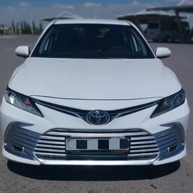 Toyota Camry 2021