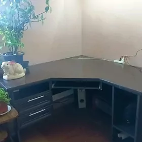 Стол компьютерный