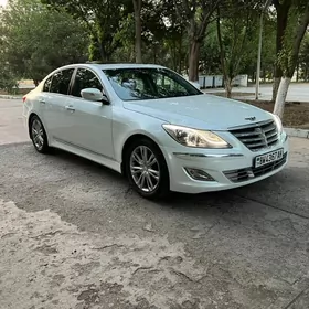 Hyundai Genesis 2013