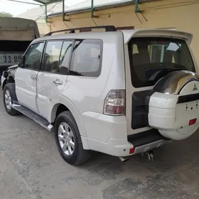 Mitsubishi Pajero 2013