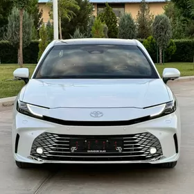 Toyota Camry 2025