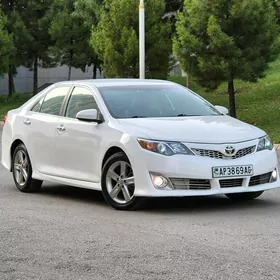 Toyota Camry 2014