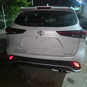 Toyota Highlander 2022