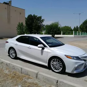 Toyota Camry 2018