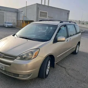 Toyota Sienna 2004