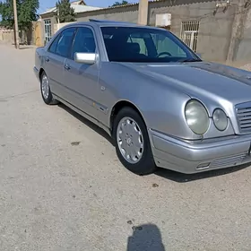 Mercedes-Benz E320 1999