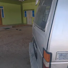Toyota Hiace 1988