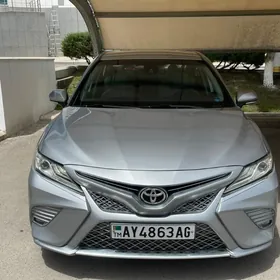 Toyota Camry 2019